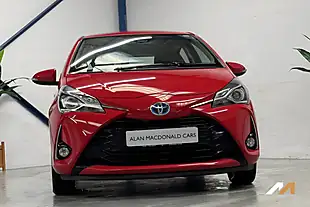 Used 2020 Toyota Yaris Icon Red - Interior and Exterior details 8