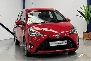 Used 2020 Toyota Yaris Icon Red - Interior and Exterior details 9