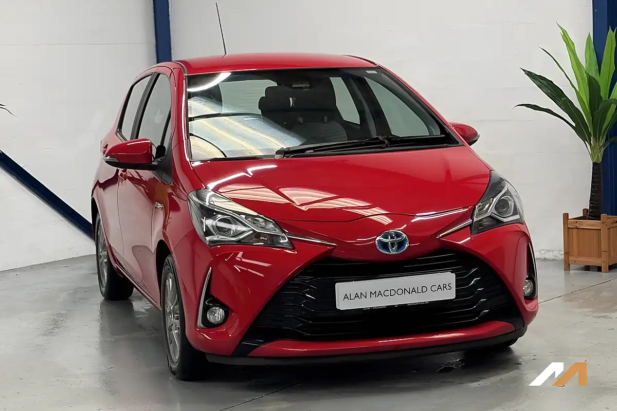 Used 2020 Toyota Yaris Icon Red - Interior and Exterior details 9