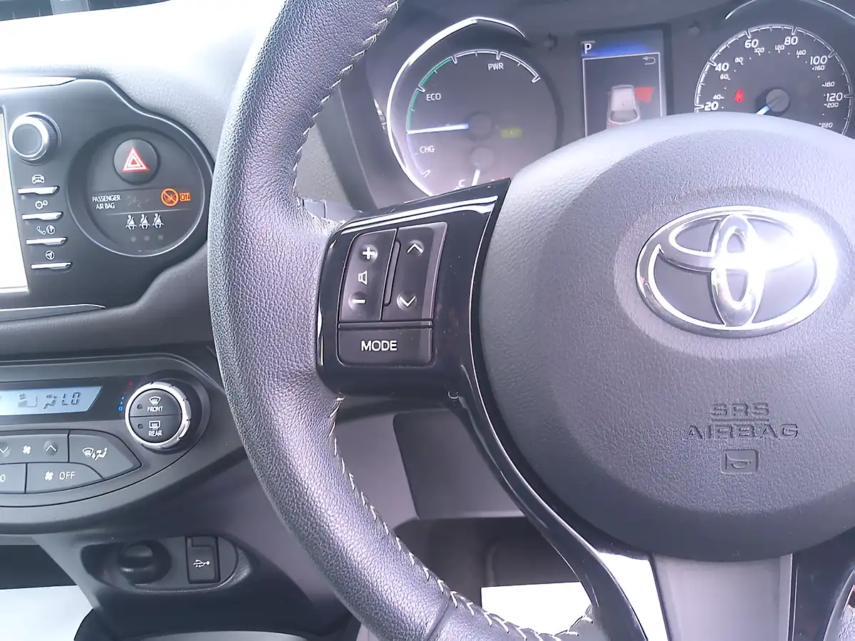 Used 2020 Toyota Yaris Icon Red - Interior and Exterior details 11