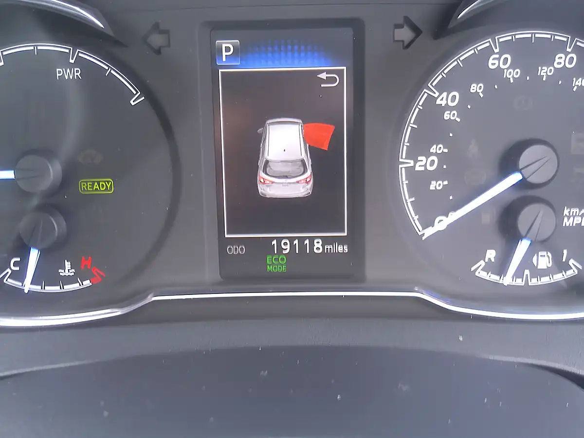 Used 2020 Toyota Yaris Icon Red - Interior and Exterior details 13