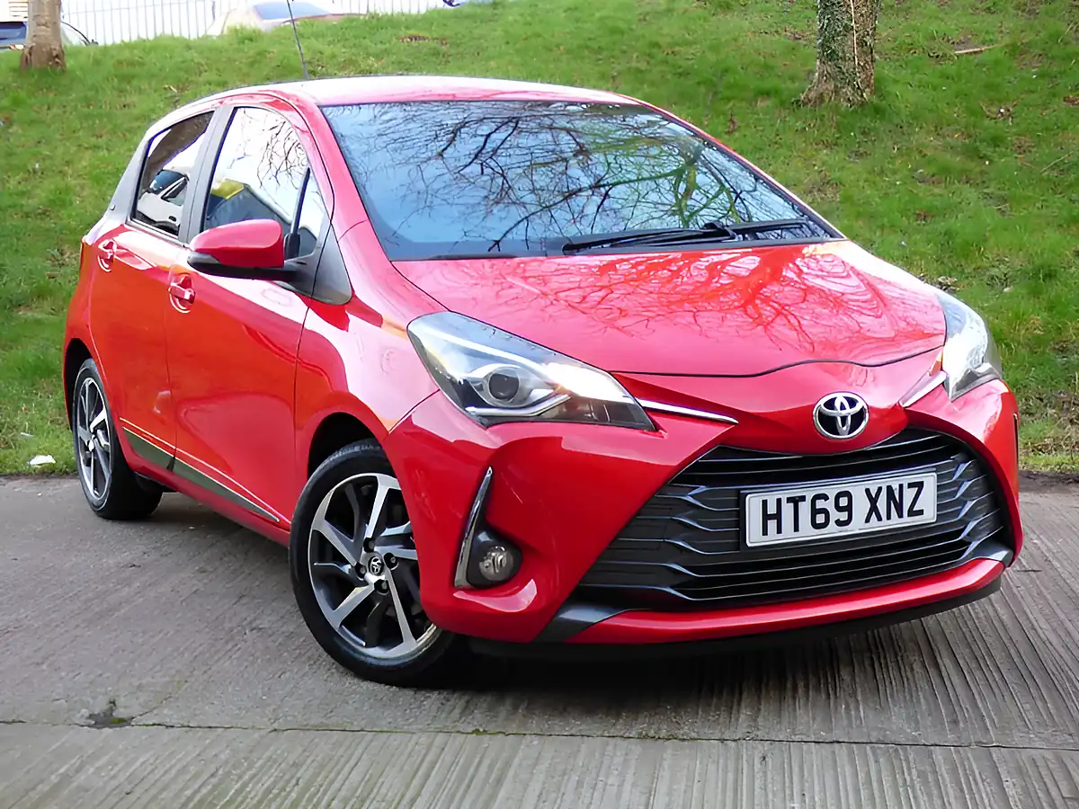 Used 2020 Toyota Yaris Y20 Bi-Tone Red - Front View