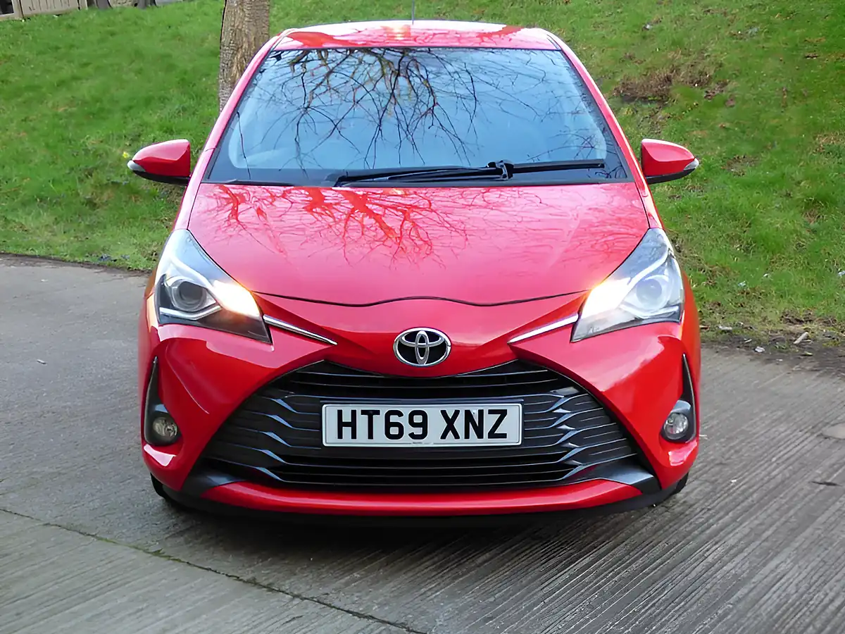 Used 2020 Toyota Yaris Y20 Bi-Tone Red - Interior and Exterior details 8