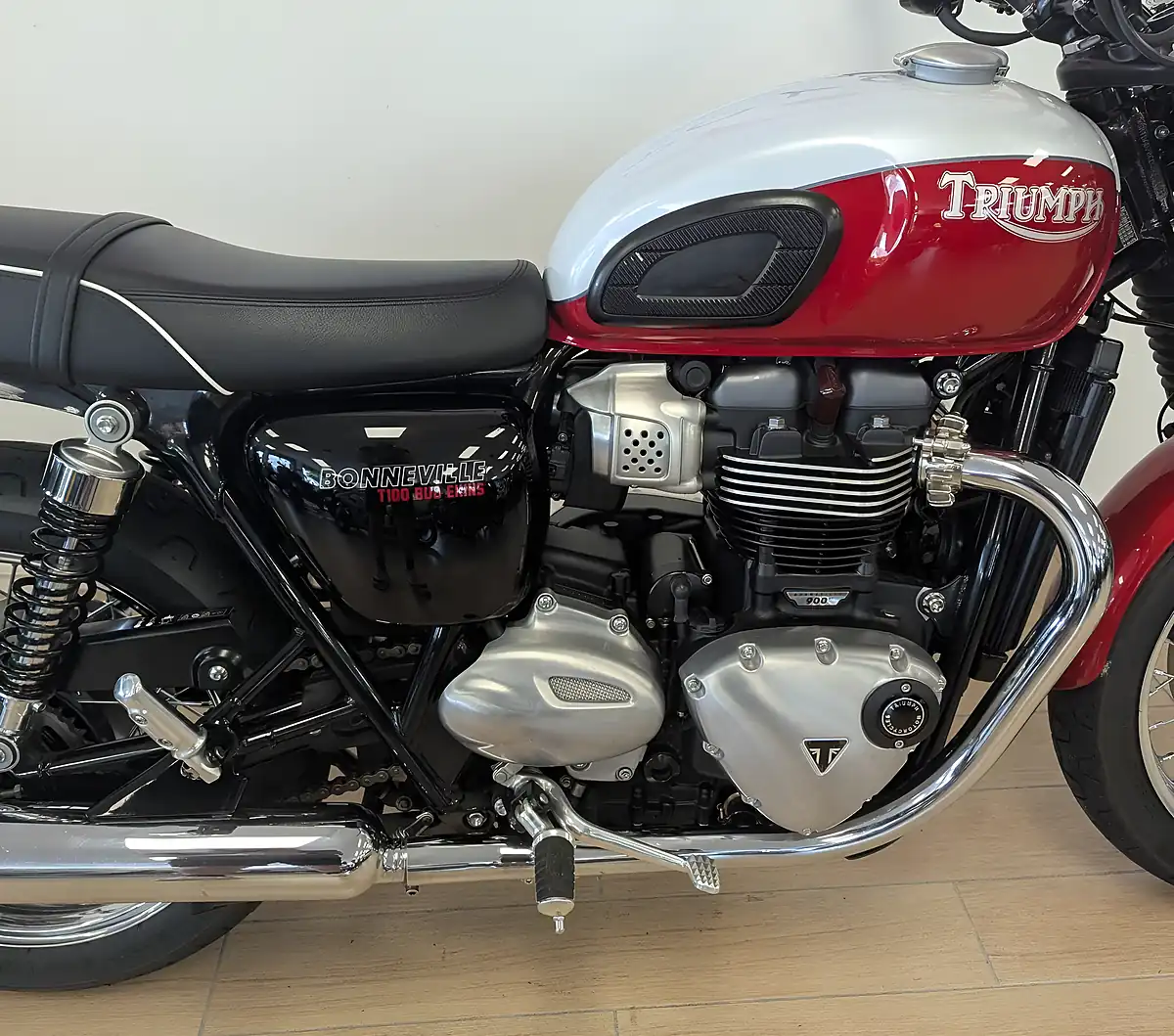 Used 2020 Triumph Bonneville T100 Bud Ekins Special Edition Red - Interior and Exterior details 10