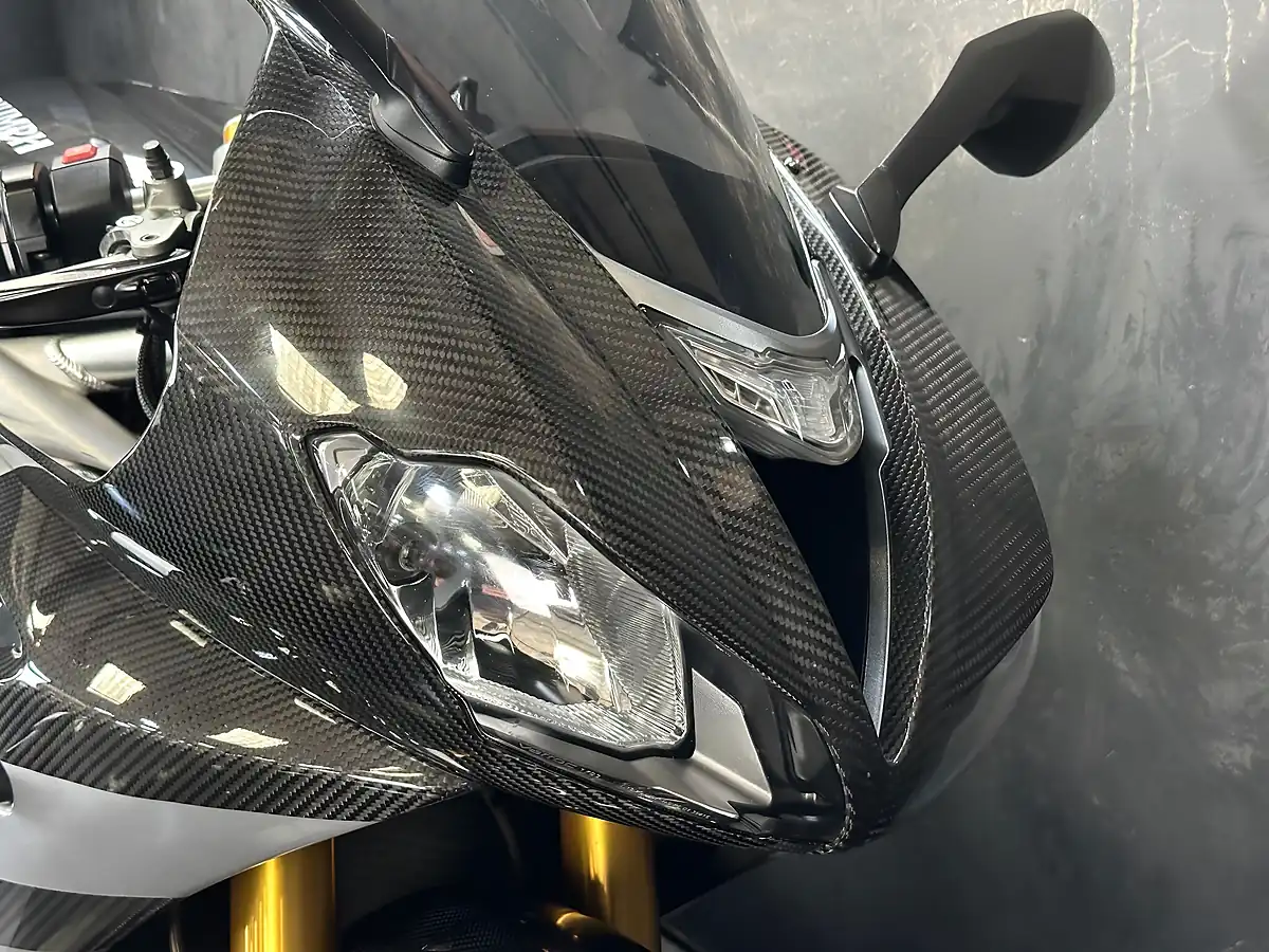 Used 2020 Triumph Daytona MOTO2 Black - Interior and Exterior details 10