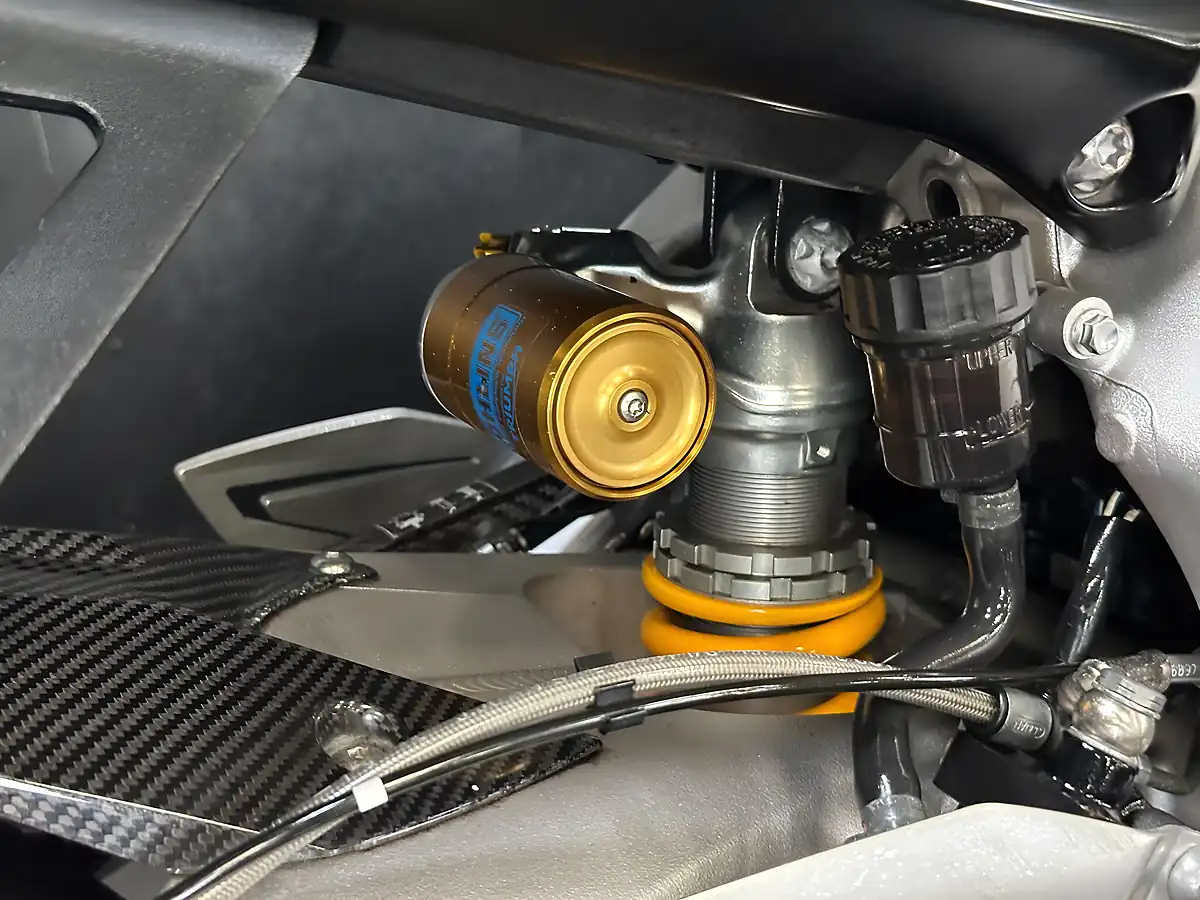 Used 2020 Triumph Daytona MOTO2 Black - Interior and Exterior details 12