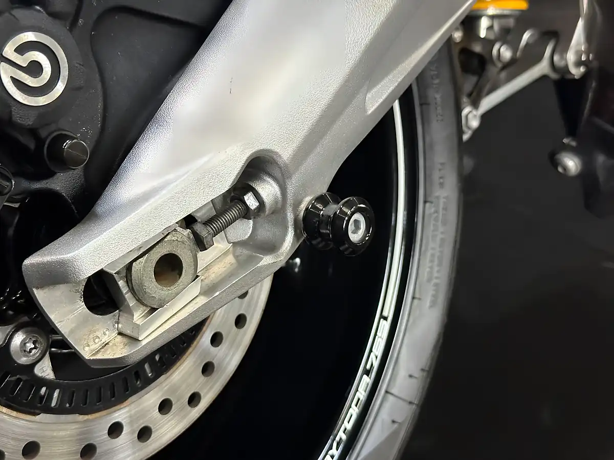 Used 2020 Triumph Daytona MOTO2 Black - Interior and Exterior details 13