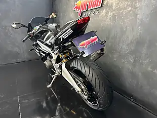 Used 2020 Triumph Daytona MOTO2 Black - Interior and Exterior details 20