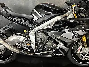 Used 2020 Triumph Daytona MOTO2 Black - Interior and Exterior details 8