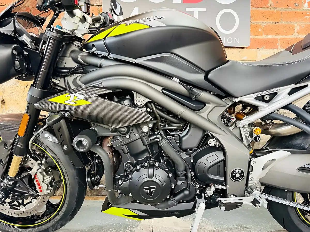 Used 2020 Triumph Speed Triple 1050 RS Black - Interior and Exterior details 16
