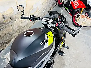 Used 2020 Triumph Speed Triple 1050 RS Black - Interior and Exterior details 8