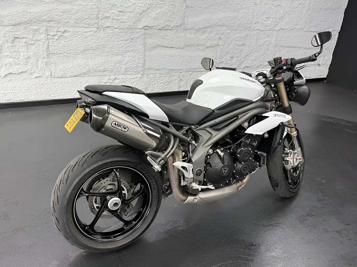Used 2020 Triumph Speed Triple 1050 S White - Interior and Exterior details 12