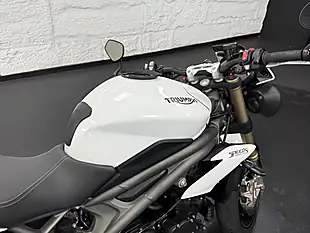 Used 2020 Triumph Speed Triple 1050 S White - Interior and Exterior details 15