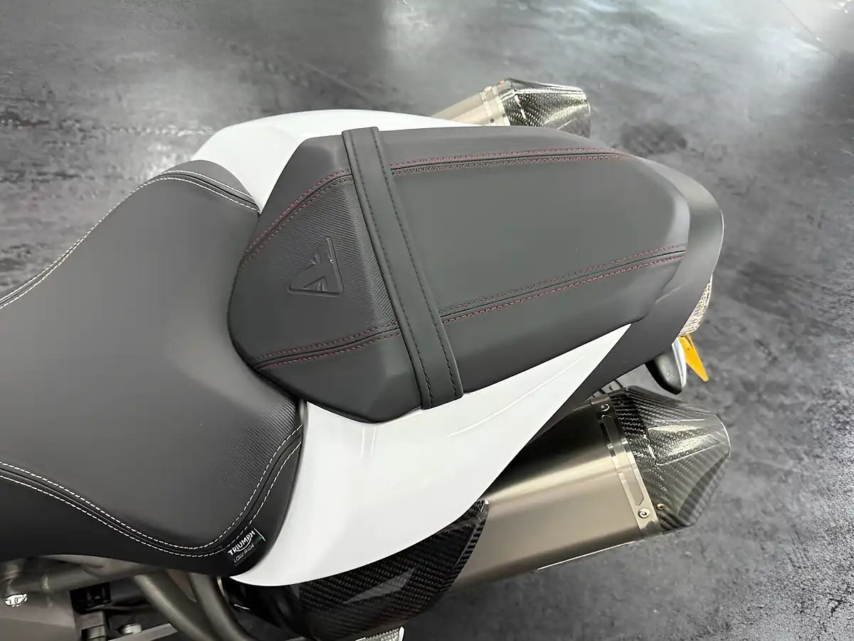 Used 2020 Triumph Speed Triple 1050 S White - Interior and Exterior details 17