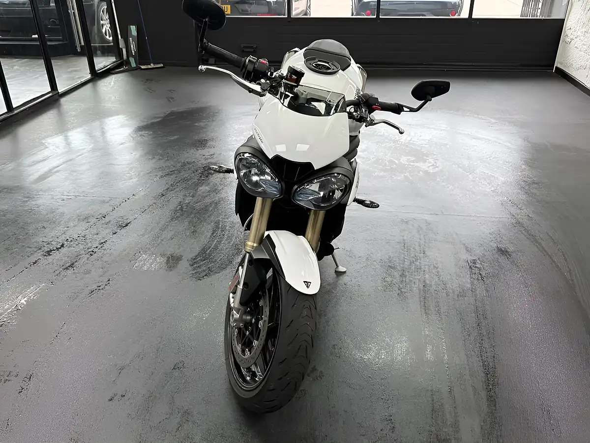 Used 2020 Triumph Speed Triple 1050 S White - Interior and Exterior details 18