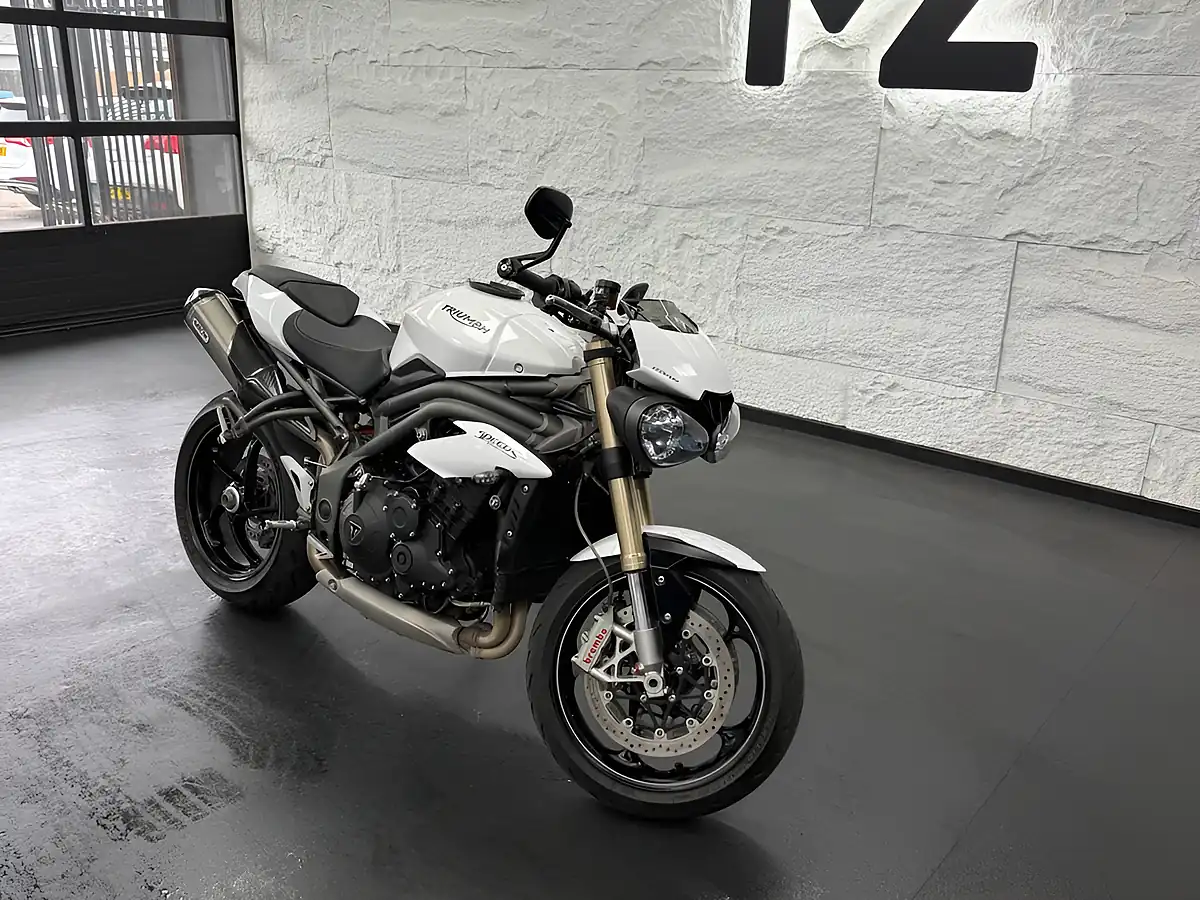 Used 2020 Triumph Speed Triple 1050 S White - Interior and Exterior details 19