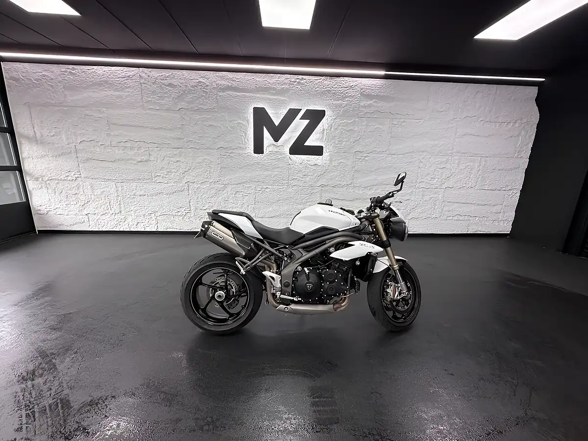 Used 2020 Triumph Speed Triple 1050 S White - Interior and Exterior details 20