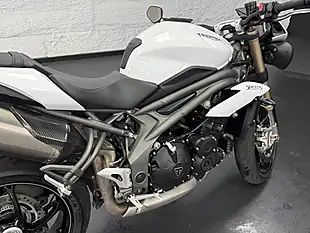 Used 2020 Triumph Speed Triple 1050 S White - Interior and Exterior details 4
