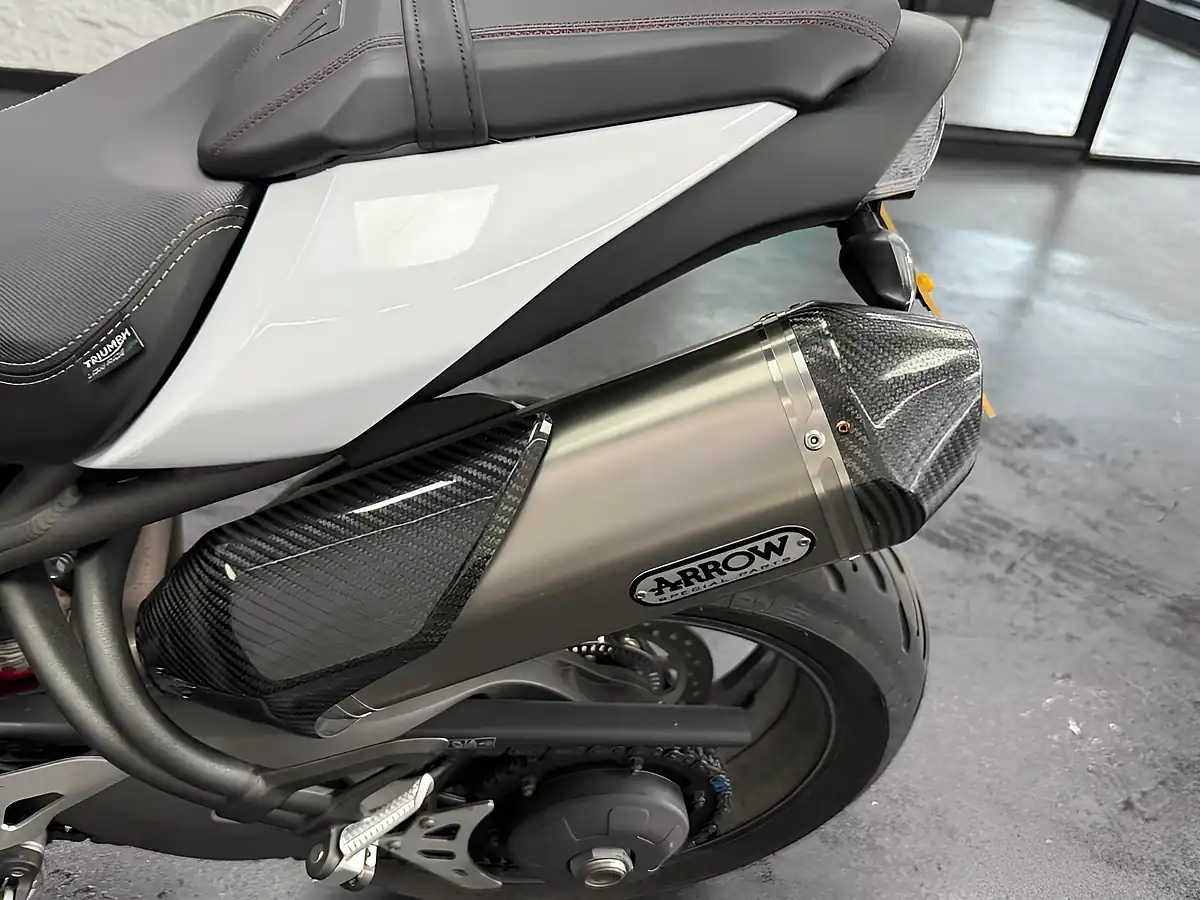 Used 2020 Triumph Speed Triple 1050 S White - Interior and Exterior details 5
