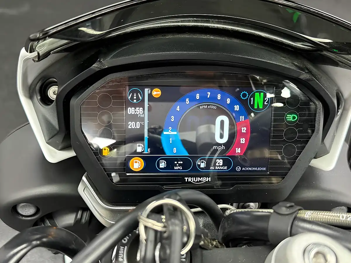 Used 2020 Triumph Speed Triple 1050 S White - Interior and Exterior details 7