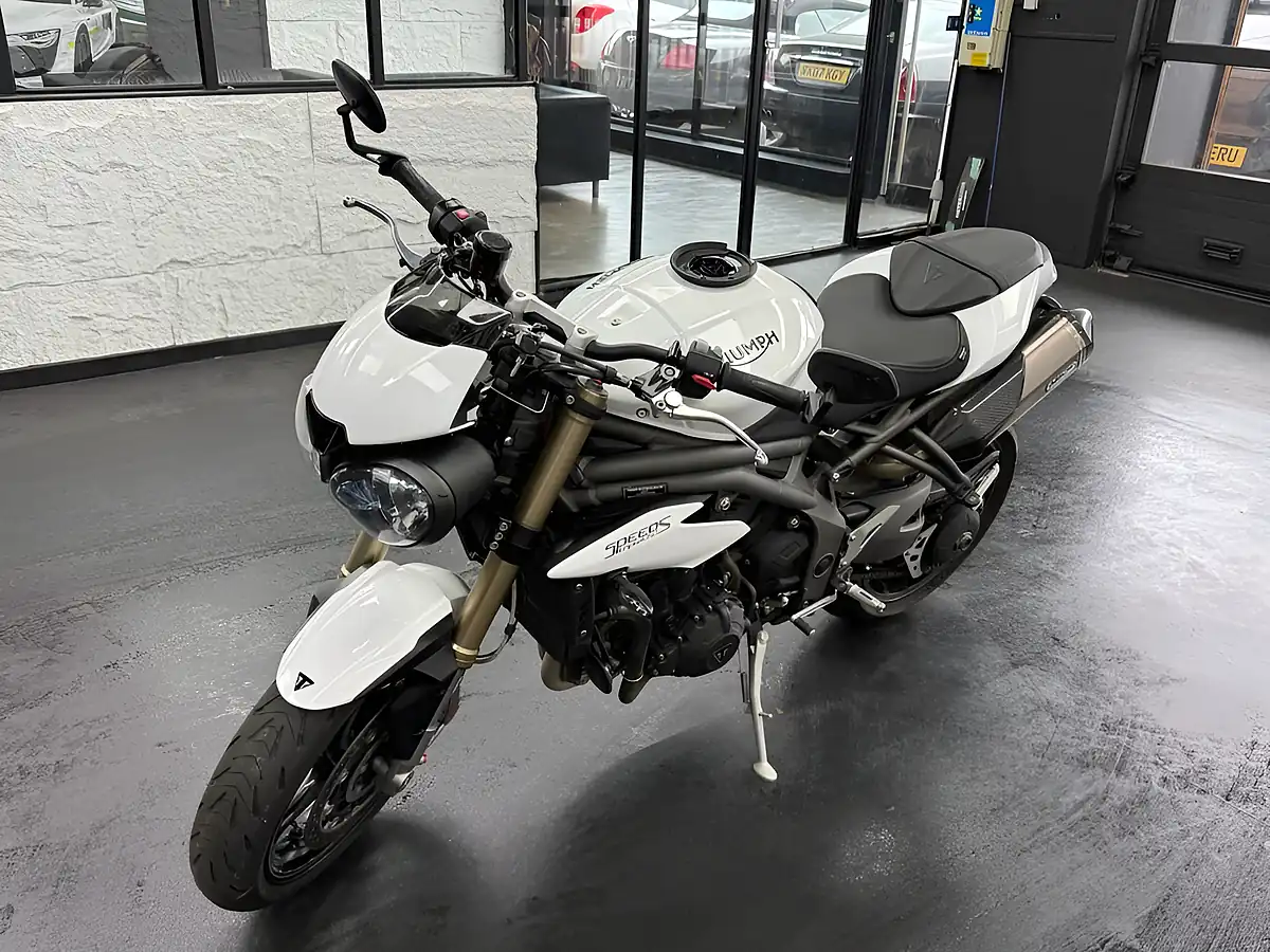 Used 2020 Triumph Speed Triple 1050 S White - Interior and Exterior details 8
