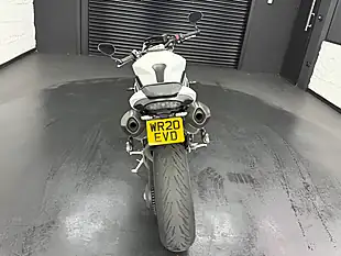 Used 2020 Triumph Speed Triple 1050 S White - Interior and Exterior details 9