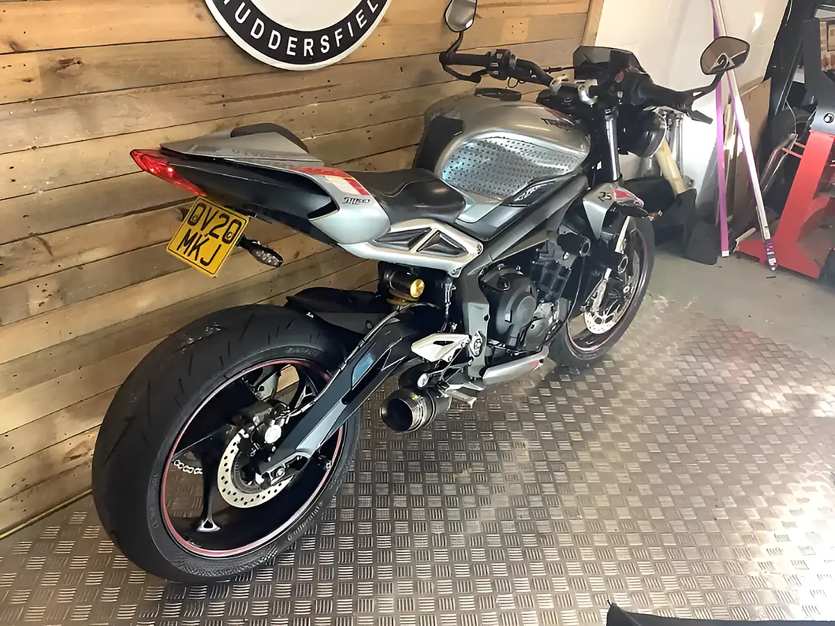 Used 2020 Triumph Street Triple 765 RS X-Ring Silver - Interior and Exterior details 4