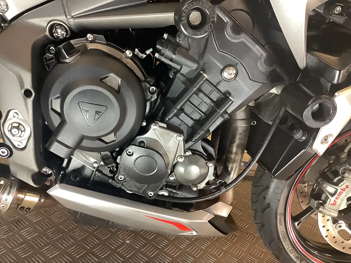 Used 2020 Triumph Street Triple 765 RS X-Ring Silver - Interior and Exterior details 7