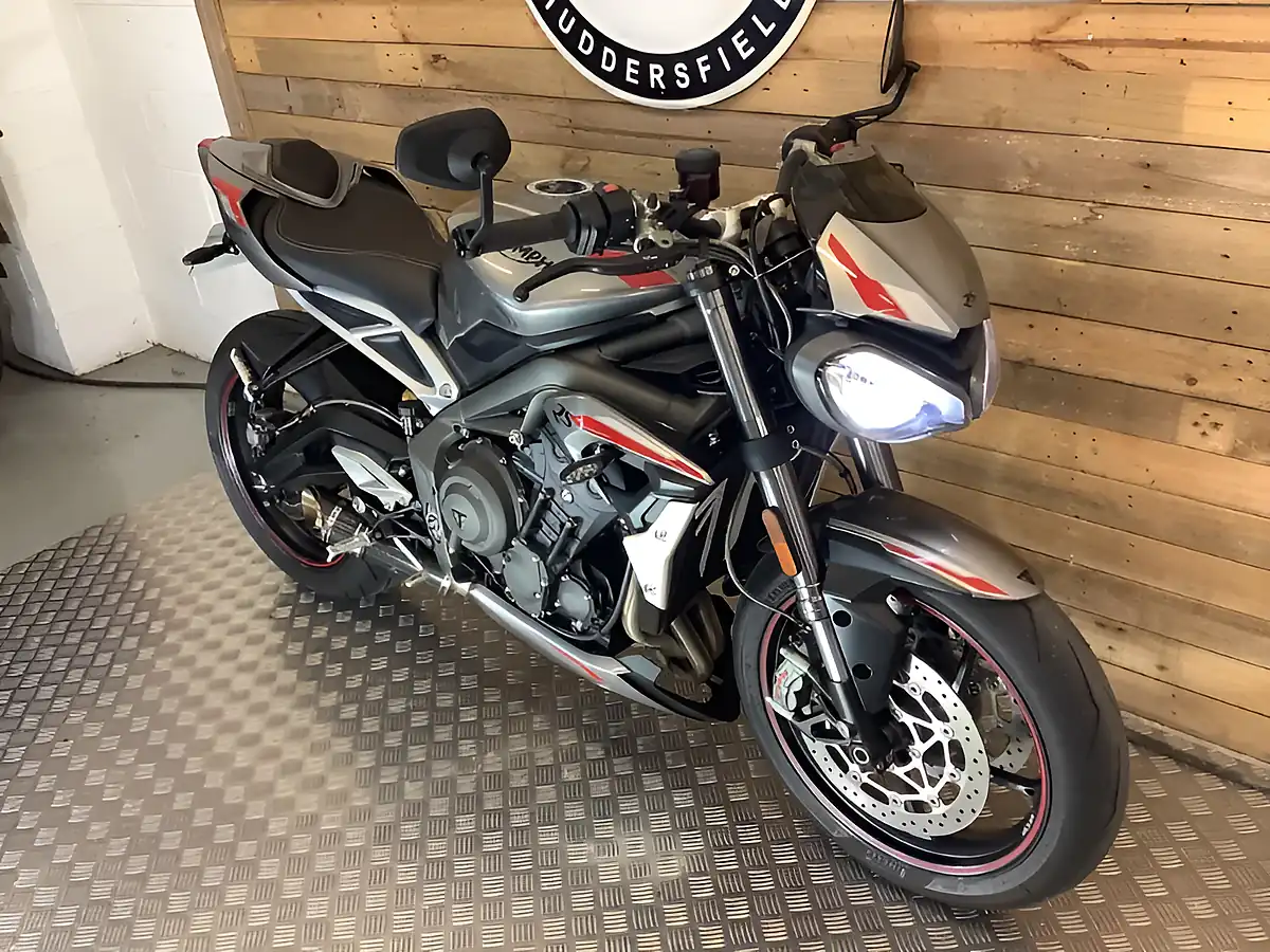 Used 2020 Triumph Street Triple RS X-Ring Silver - Interior and Exterior details 5