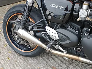 Used 2020 Triumph Thruxton 1200 Roadster/Retro Tangerine Orange - Interior and Exterior details 12