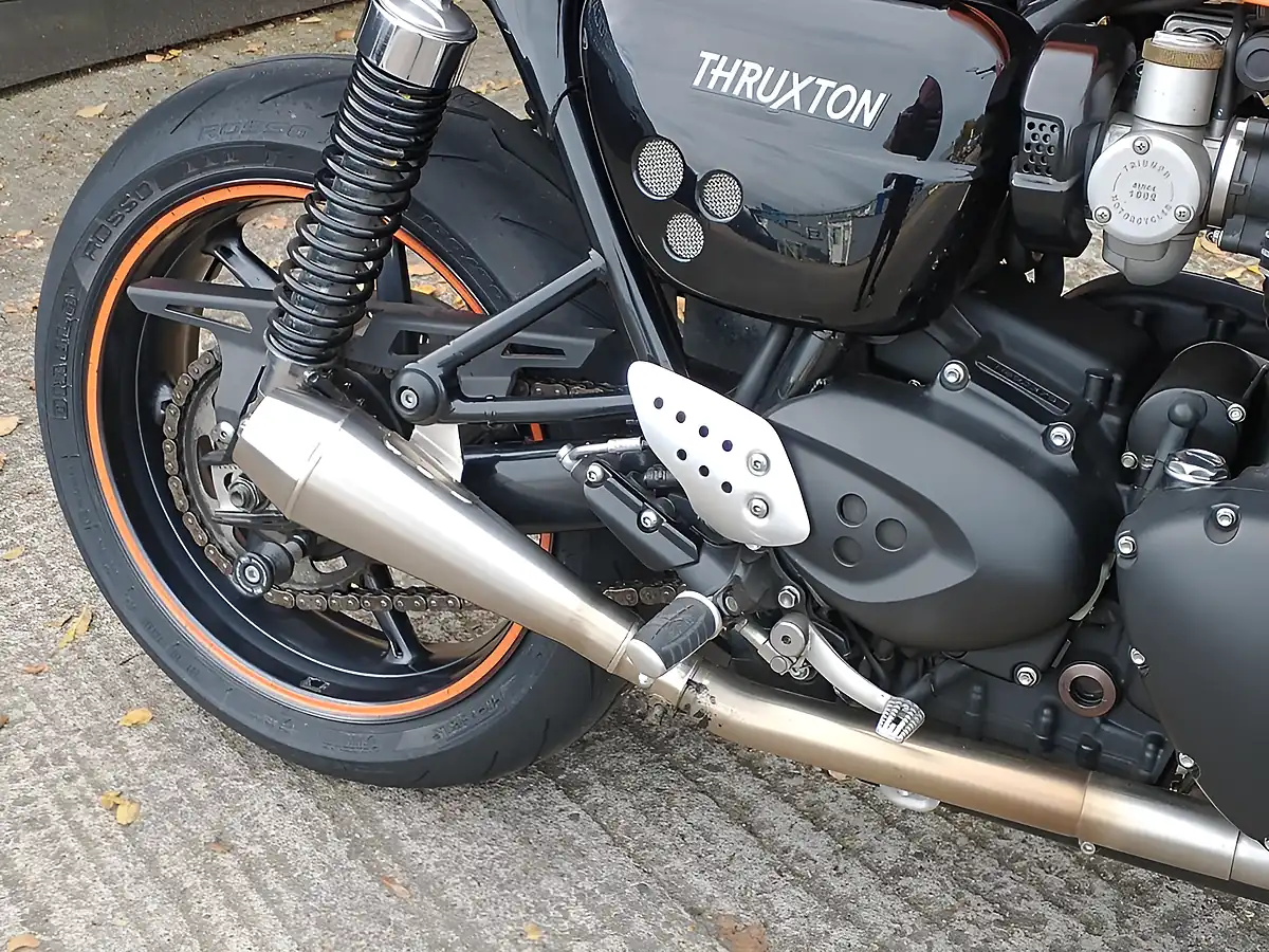 Used 2020 Triumph Thruxton 1200 Roadster/Retro Tangerine Orange - Interior and Exterior details 12