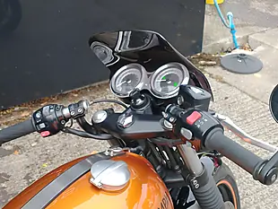 Used 2020 Triumph Thruxton 1200 Roadster/Retro Tangerine Orange - Interior and Exterior details 13