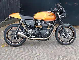 Used 2020 Triumph Thruxton 1200 Roadster/Retro Tangerine Orange - Interior and Exterior details 2
