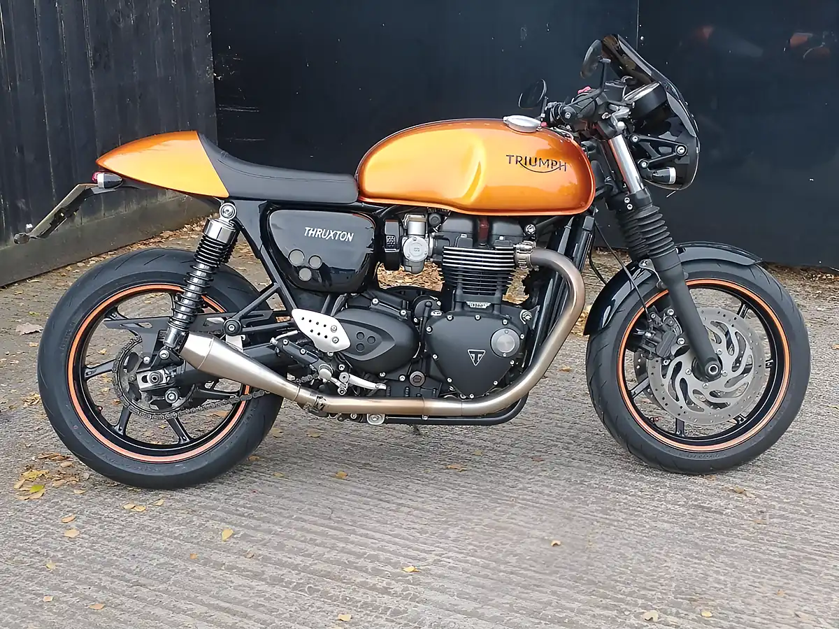 Used 2020 Triumph Thruxton 1200 Roadster/Retro Tangerine Orange - Interior and Exterior details 2