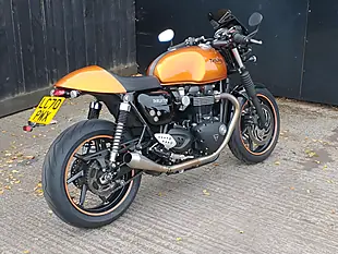 Used 2020 Triumph Thruxton 1200 Roadster/Retro Tangerine Orange - Interior and Exterior details 3