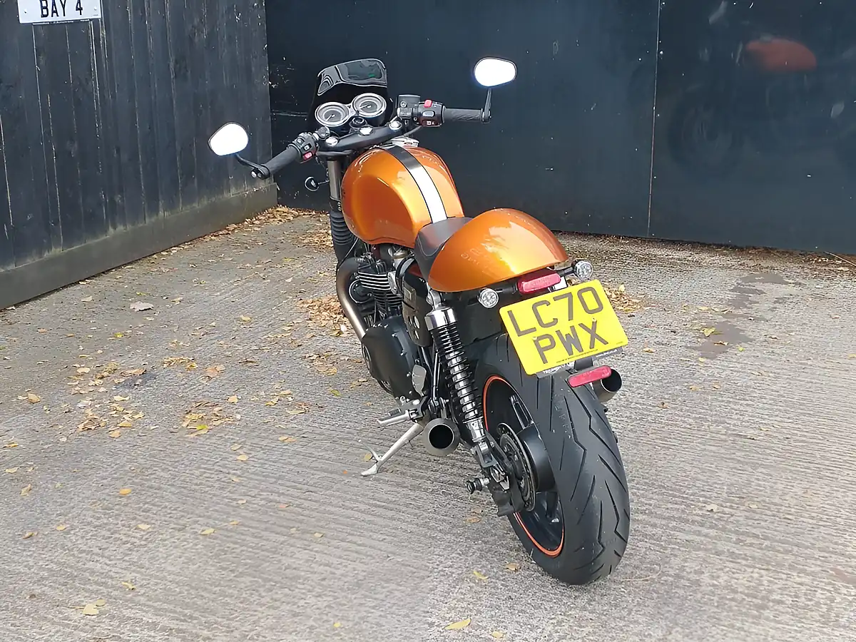 Used 2020 Triumph Thruxton 1200 Roadster/Retro Tangerine Orange - Interior and Exterior details 4