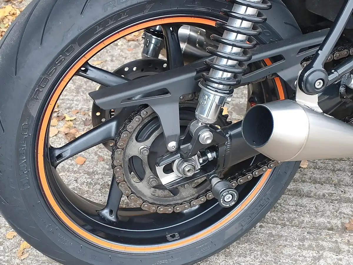 Used 2020 Triumph Thruxton 1200 Roadster/Retro Tangerine Orange - Interior and Exterior details 9