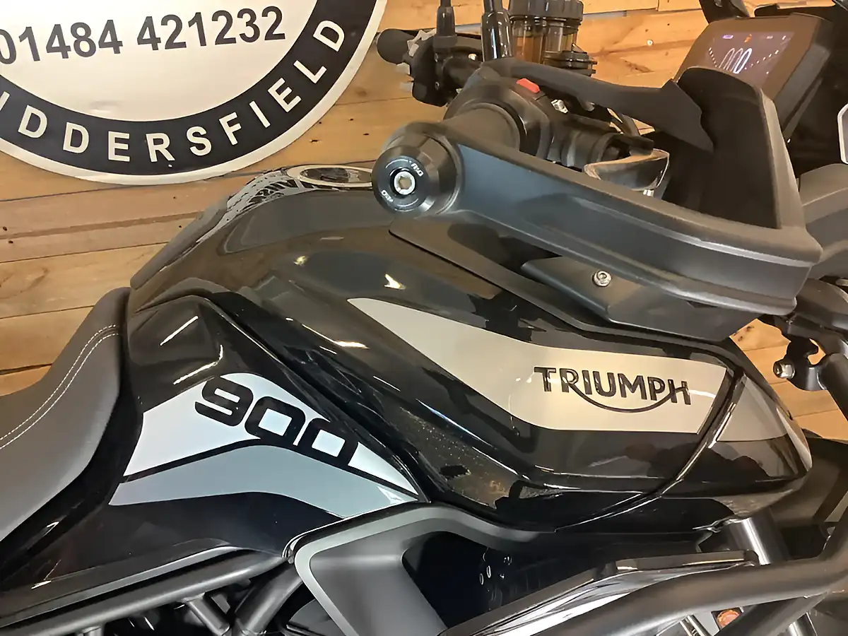 Used 2020 Triumph Tiger GT Black - Interior and Exterior details 10