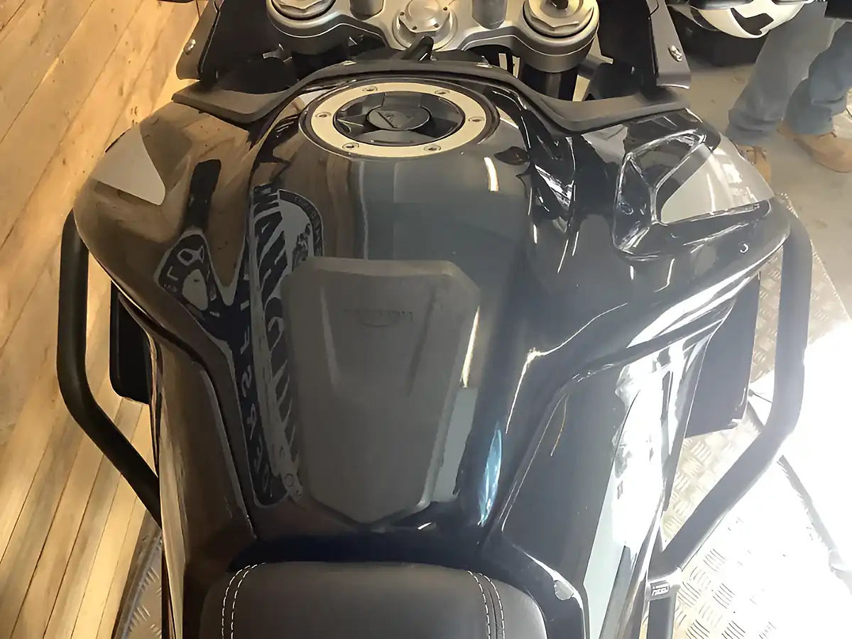 Used 2020 Triumph Tiger GT Black - Interior and Exterior details 9