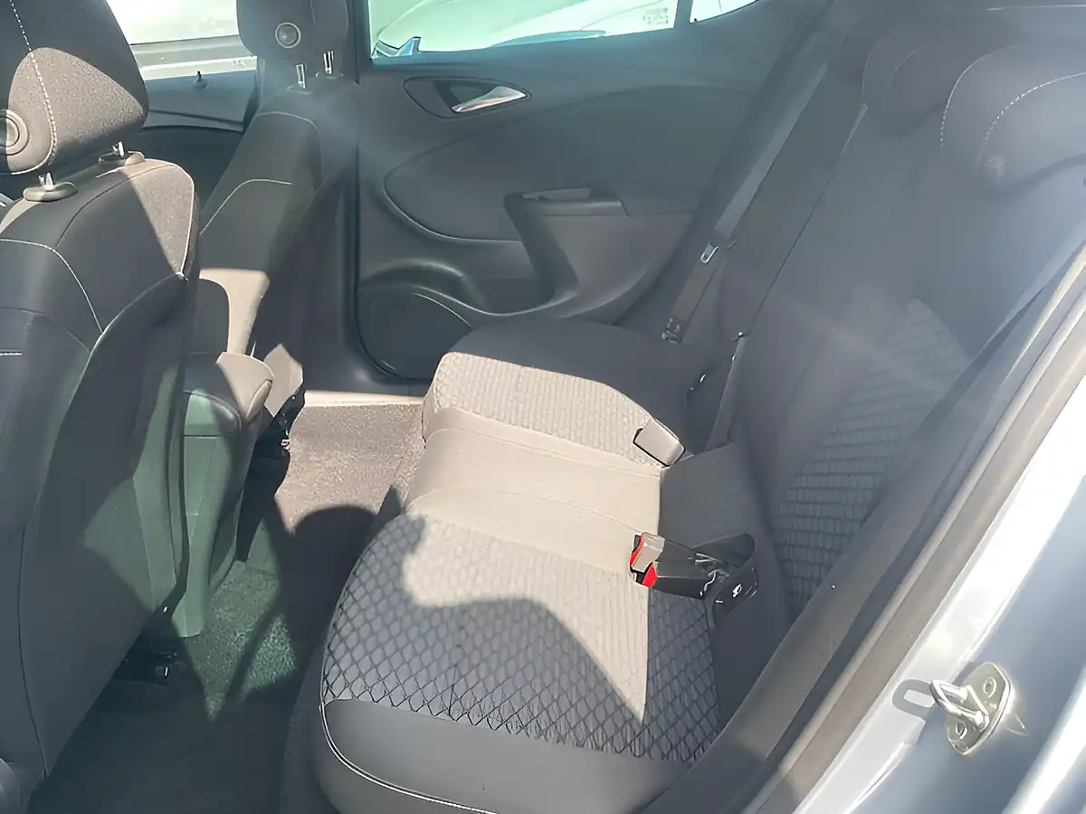Used 2020 Vauxhall Astra Business Edition Nav Silver - Interior and Exterior details 15
