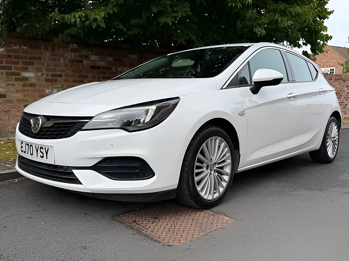 Used 2020 Vauxhall Astra Elite Nav Premium White - Front View