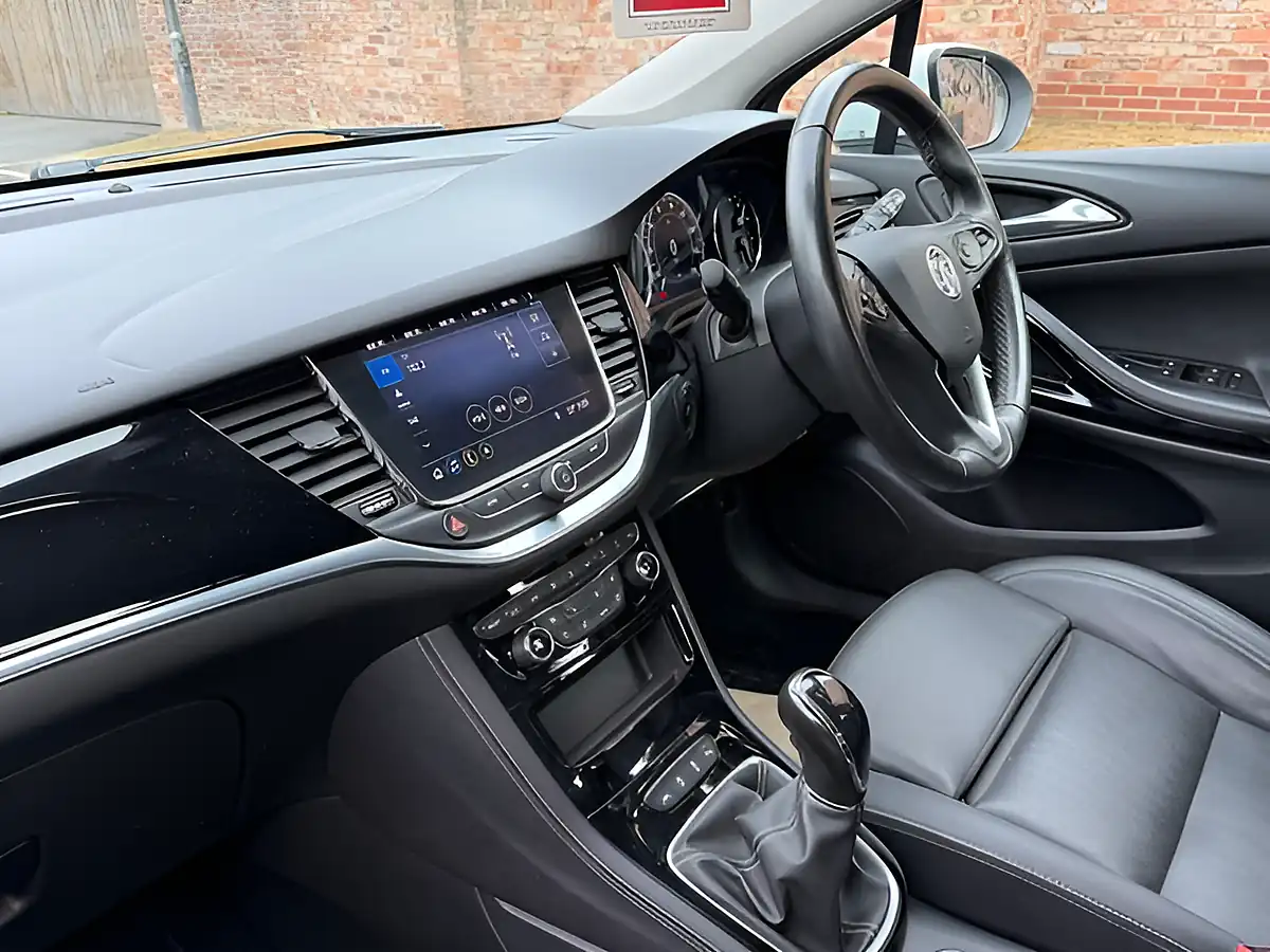 Used 2020 Vauxhall Astra Elite Nav Premium White - Interior and Exterior details 13