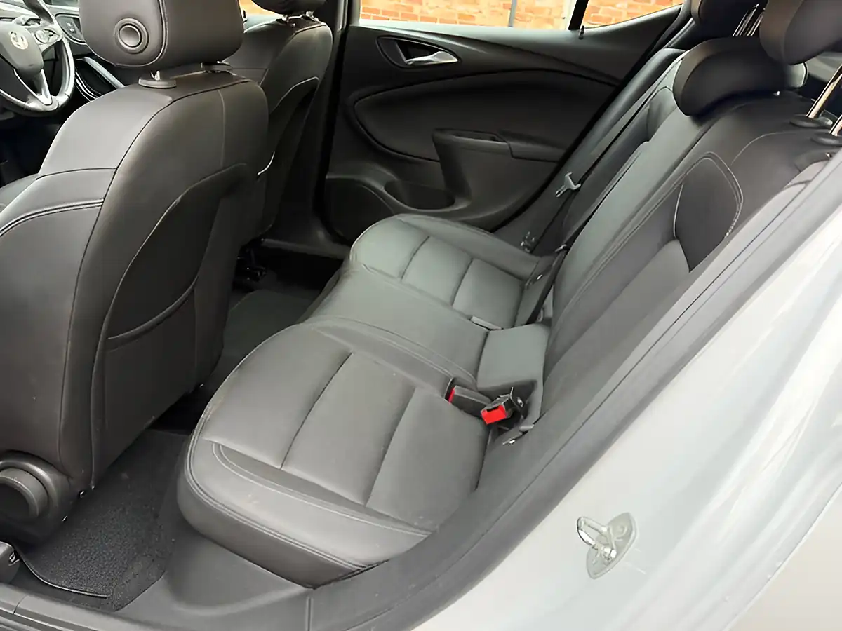 Used 2020 Vauxhall Astra Elite Nav Premium White - Interior and Exterior details 14