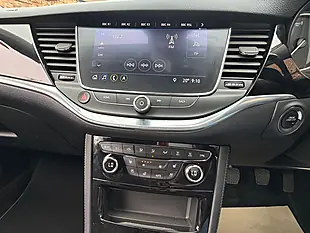 Used 2020 Vauxhall Astra Elite Nav Premium White - Interior and Exterior details 16