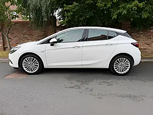 Used 2020 Vauxhall Astra Elite Nav Premium White - Interior and Exterior details 5
