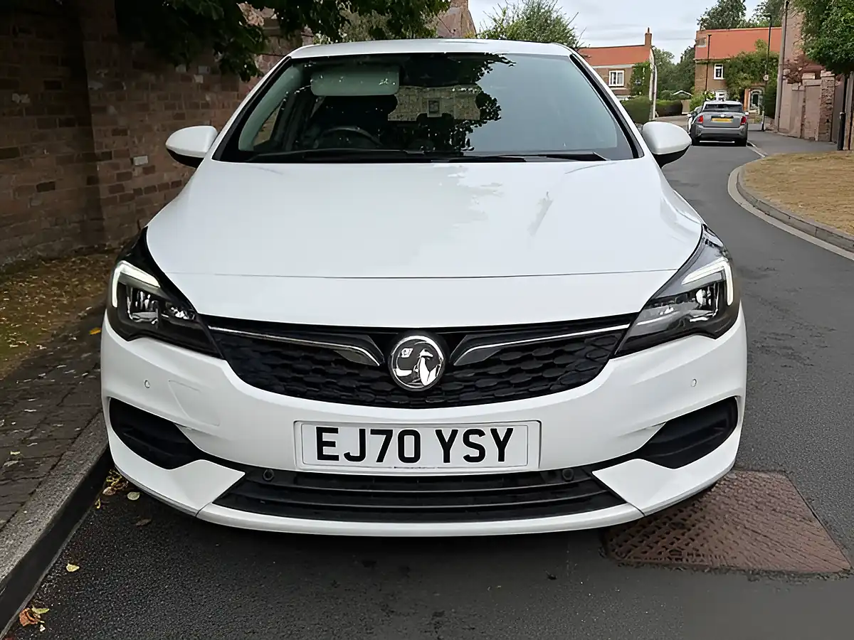 Used 2020 Vauxhall Astra Elite Nav Premium White - Interior and Exterior details 7