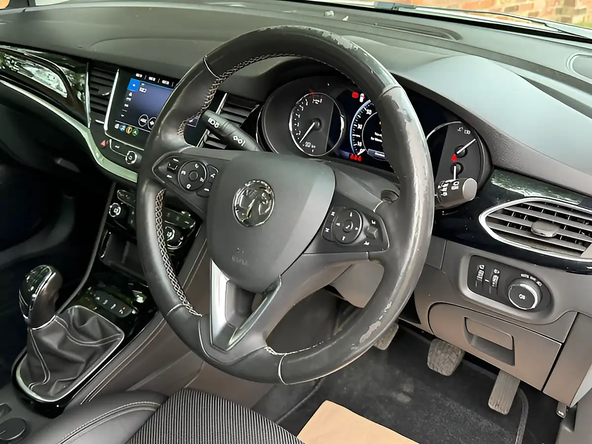 Used 2020 Vauxhall Astra Elite Nav Premium White - Interior and Exterior details 8