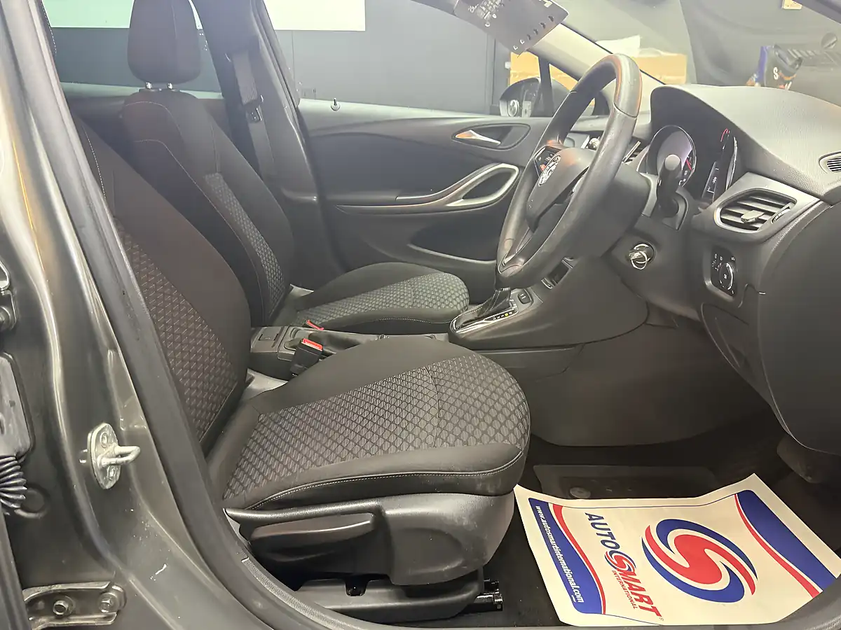 Used 2020 Vauxhall Astra Se Grey - Interior and Exterior details 12