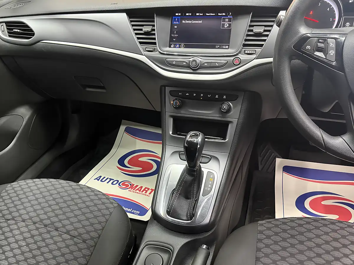 Used 2020 Vauxhall Astra Se Grey - Interior and Exterior details 14