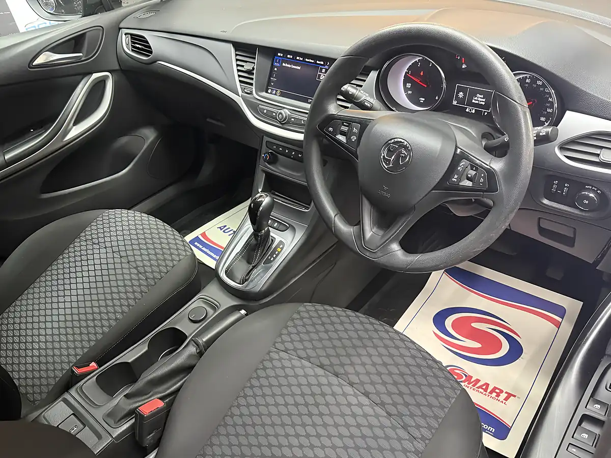 Used 2020 Vauxhall Astra Se Grey - Interior and Exterior details 15